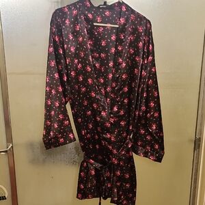 Jonathan Martin Black and Pink Floral Kimono